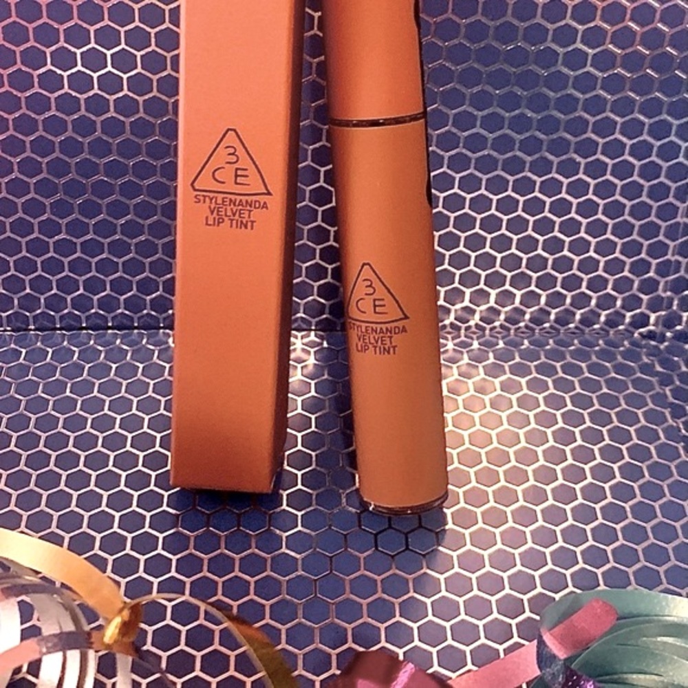 Velvety Lip Tint creamy - blur effect ❤️ “Bitter Hour” New!